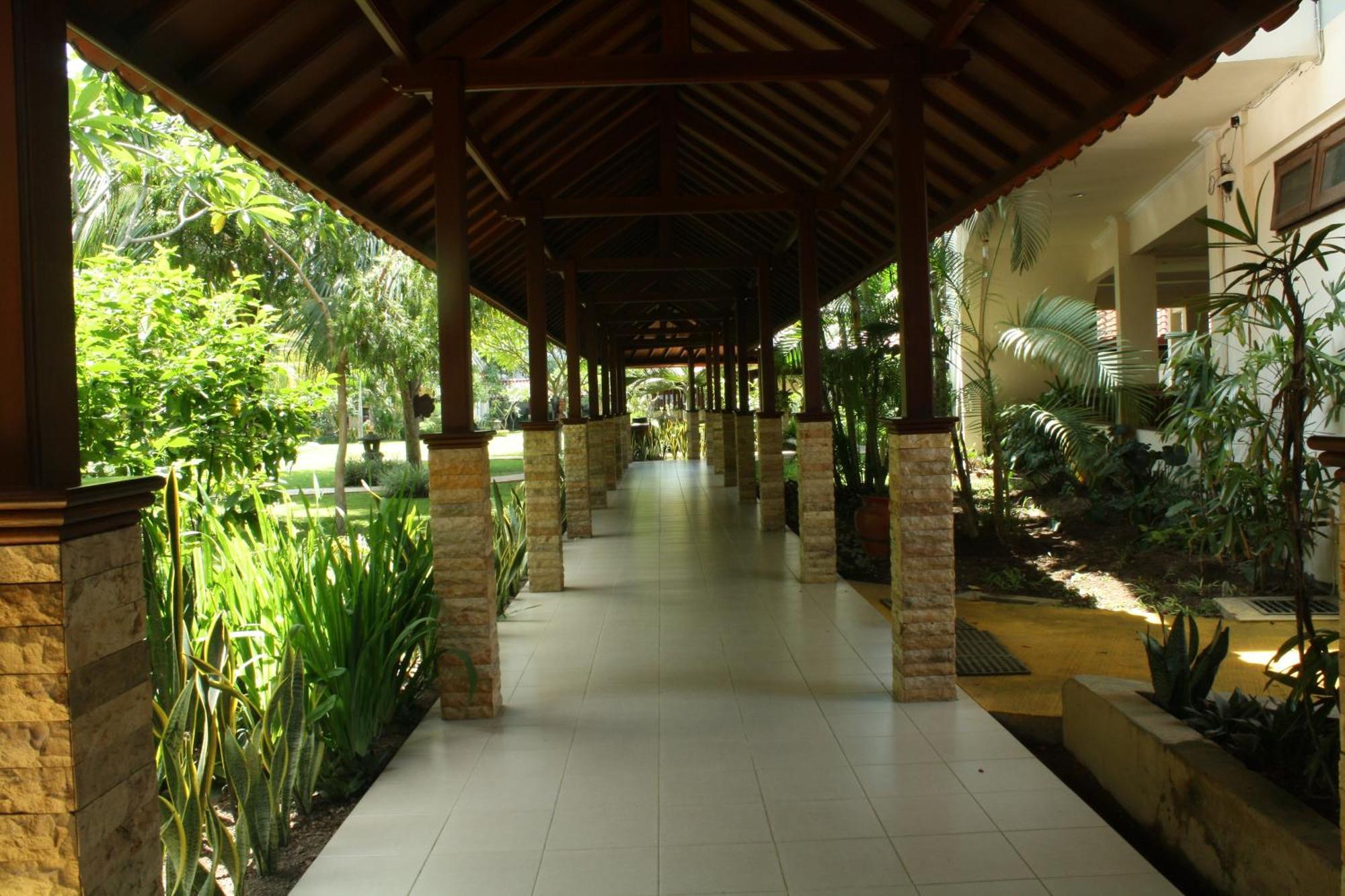 Lombok Garden Hotel Mataram Exterior photo